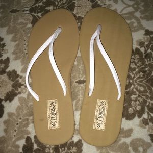 Flojos sandals